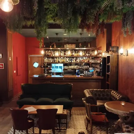 Hjs - The Majestic Loft Apartment