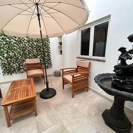 Hjs Plaza Suites Apartments I Апартаменты