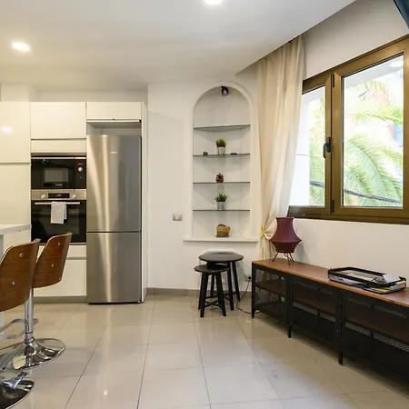 Апартаменты Hjs Plaza Suites Apartments I