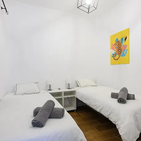 Hjs Plaza Suites Apartments I *