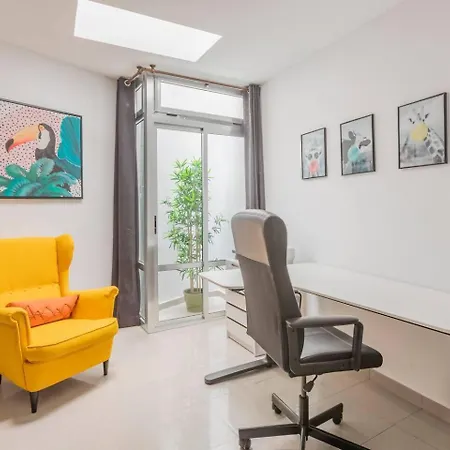 Hjs Plaza Suites Apartments I *