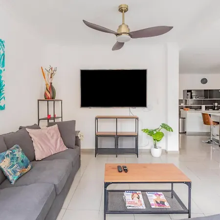 Hjs Plaza I شقة لاس بالماس دي غران كاناريا