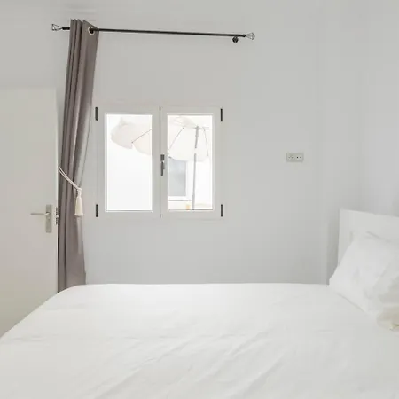 Hjs Plaza Suites Apartments I *