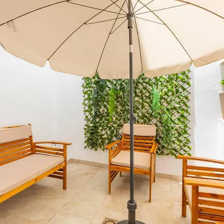 Hjs Plaza Suites Apartments I