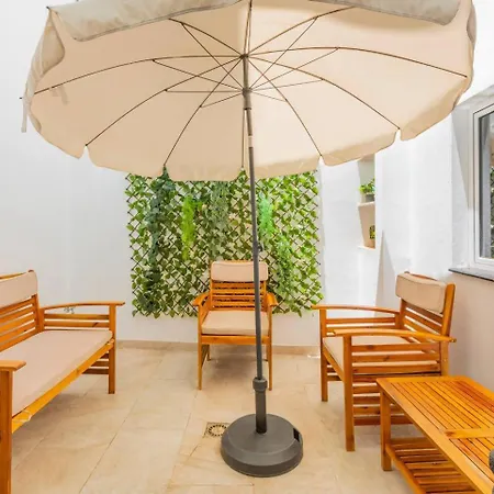 Апартаменты Hjs Plaza Suites Apartments I *