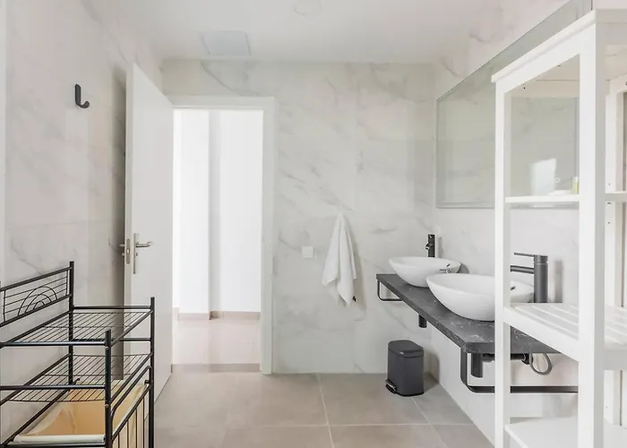 Hjs Plaza I * Las Palmas de Gran Canaria