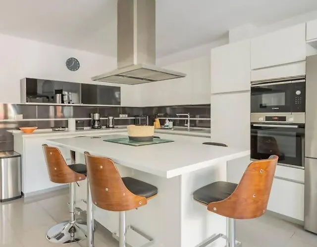 Hjs Plaza I Lejlighed *